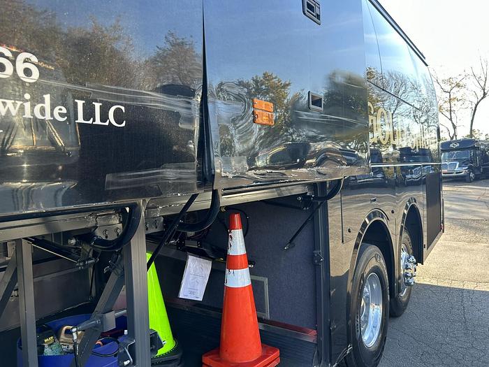 Used 2018 VOLVO 9700