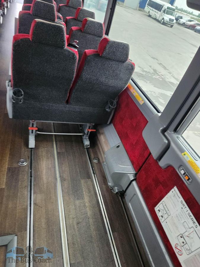 Used 2019 MCI J4500 ADA