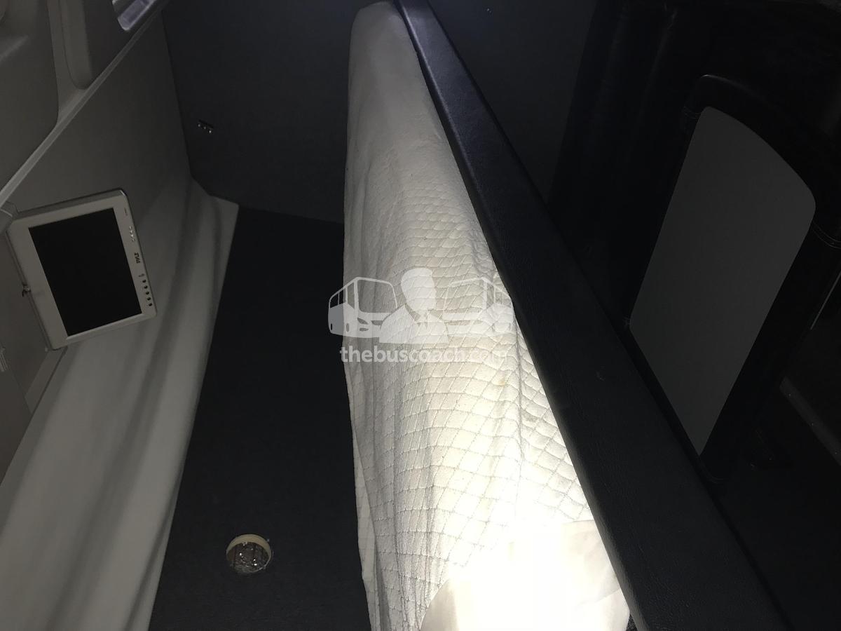 Used 2006 MCI E4500 Conv