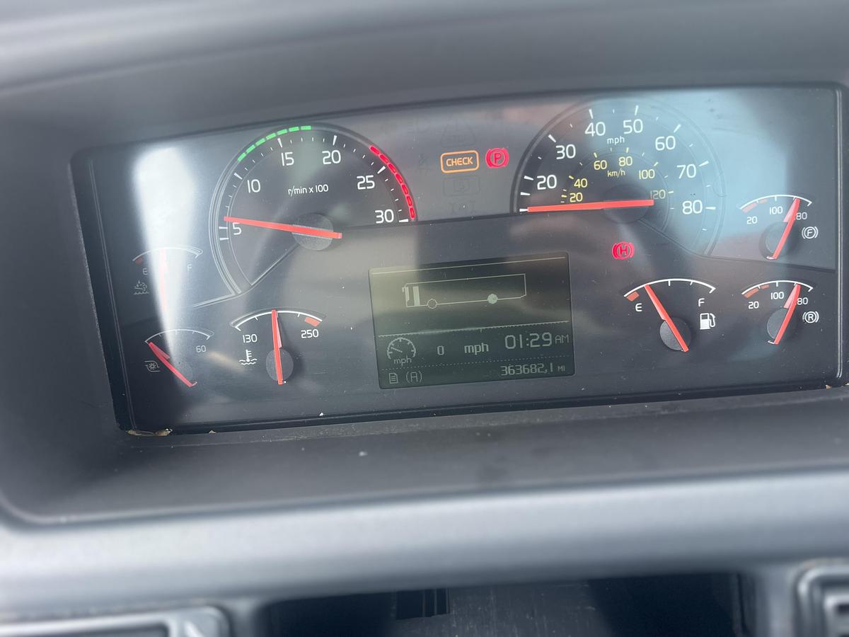 Used 2017 VOLVO 9700