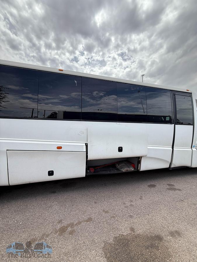 Used 2018 FREIGHTLINER GM40