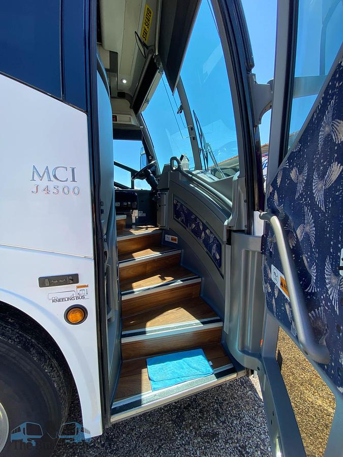 Used 2015 MCI J4500