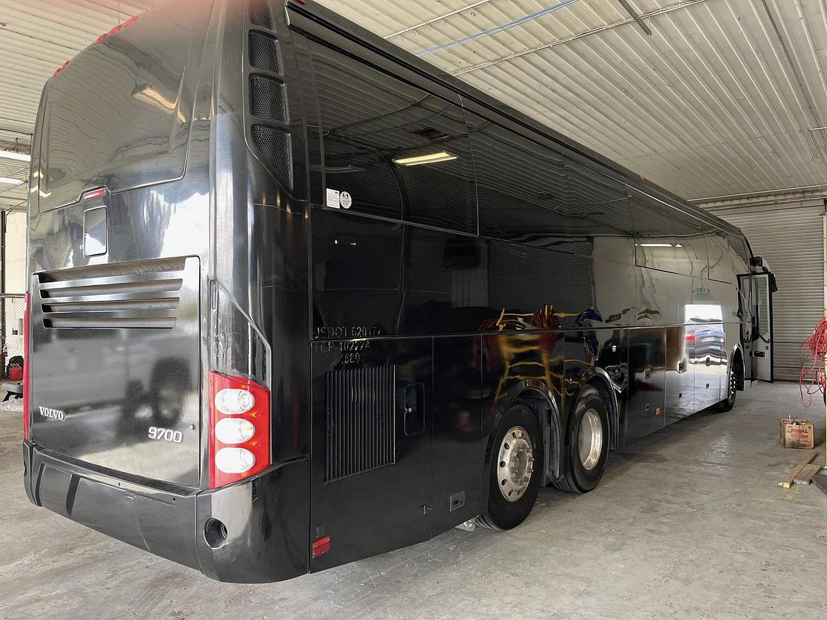 Used 2017 VOLVO 9700