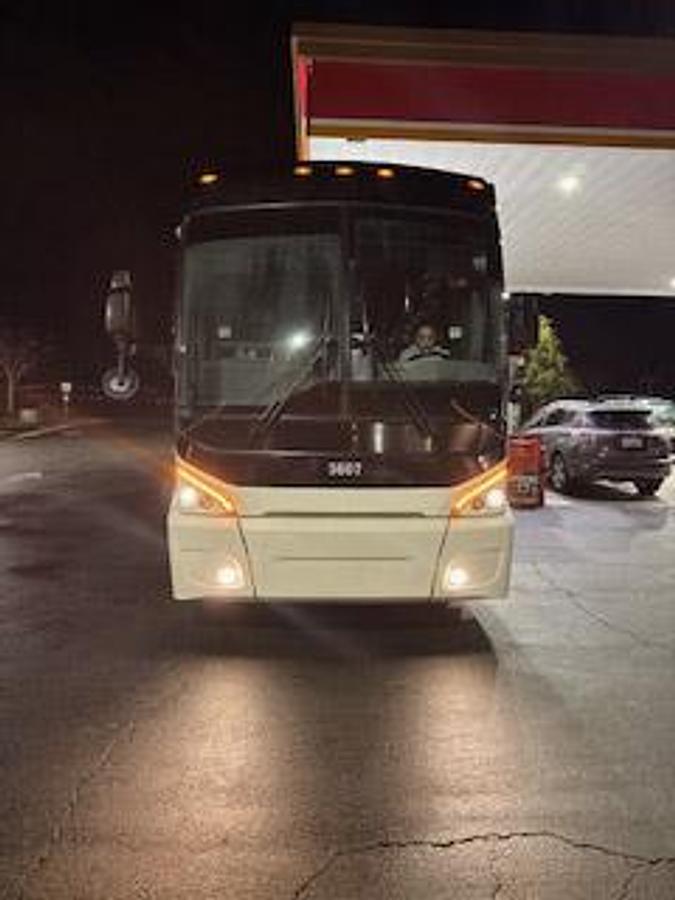 Used 2015 MCI J4500 ADA