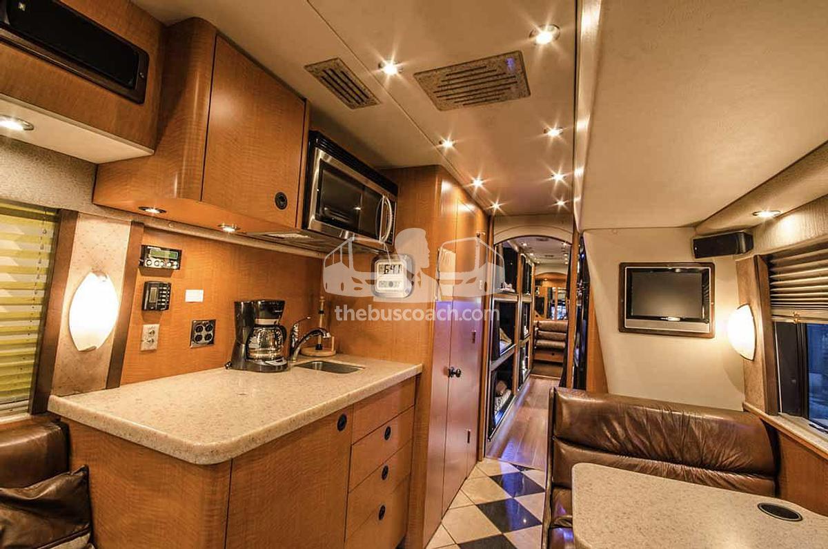 Used 2006 MCI J4500 Entertainer