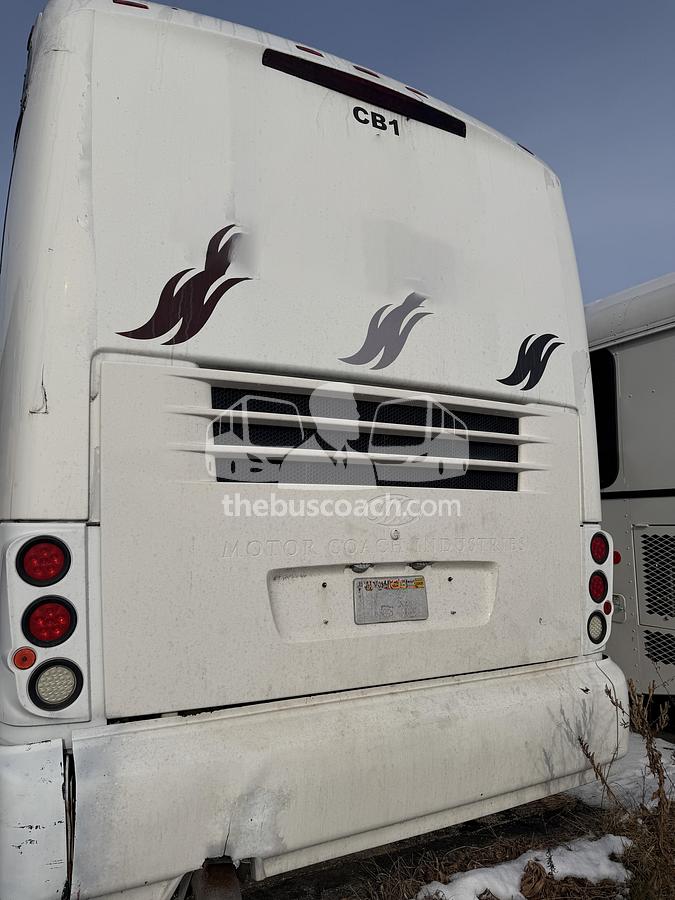 Used 2005 MCI J4500