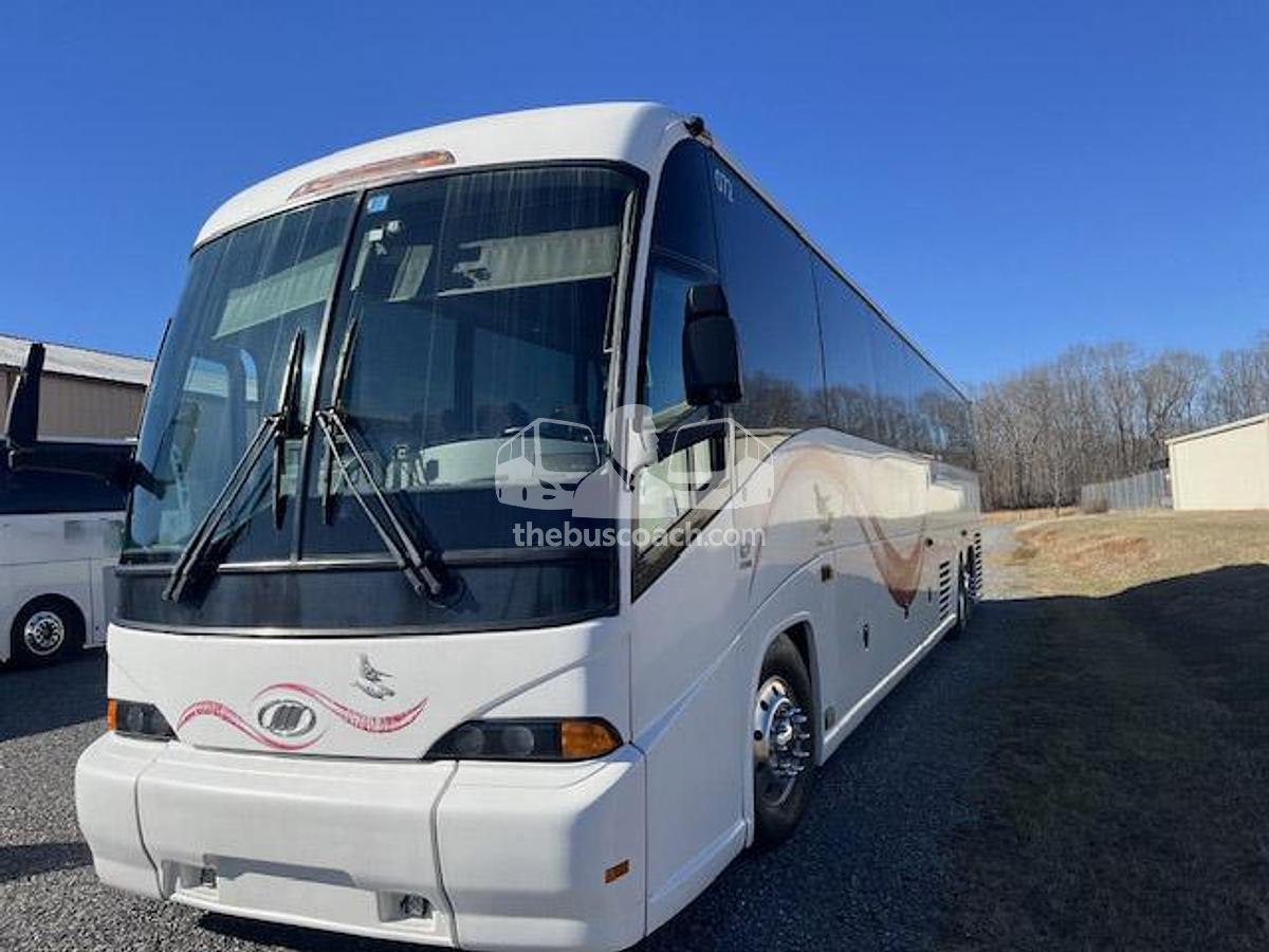 Used 2007 MCI J4500
