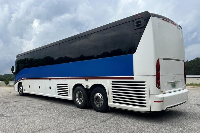 Used 2016 MCI J4500