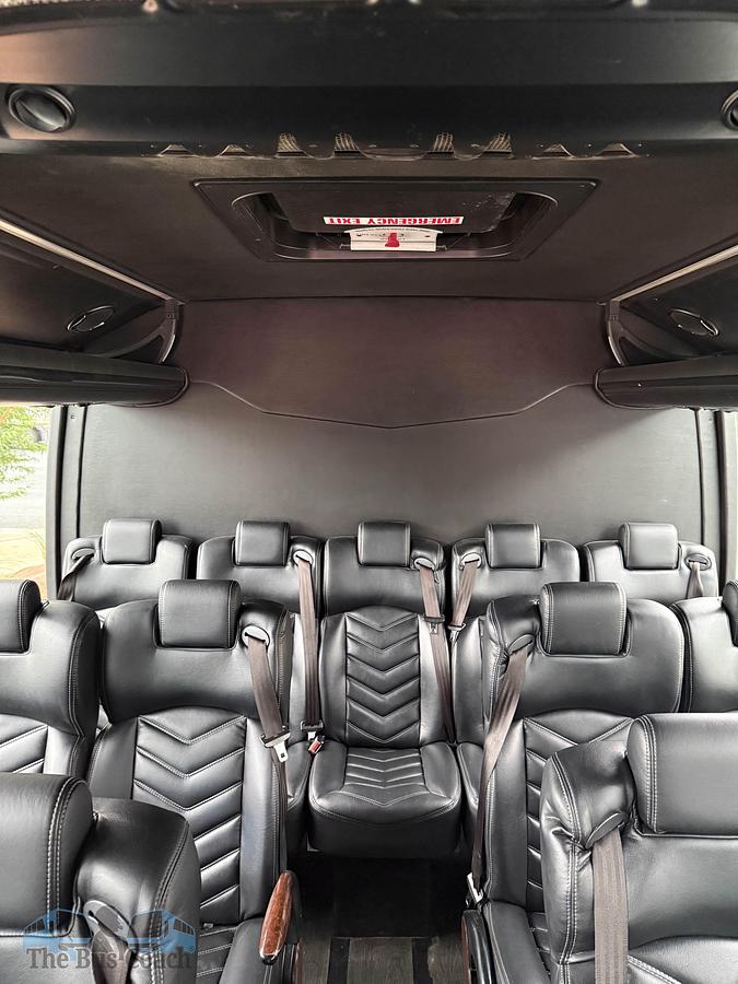 Used 2018 FREIGHTLINER GM40