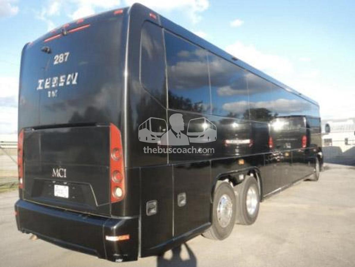 Used 2018 MCI J4500