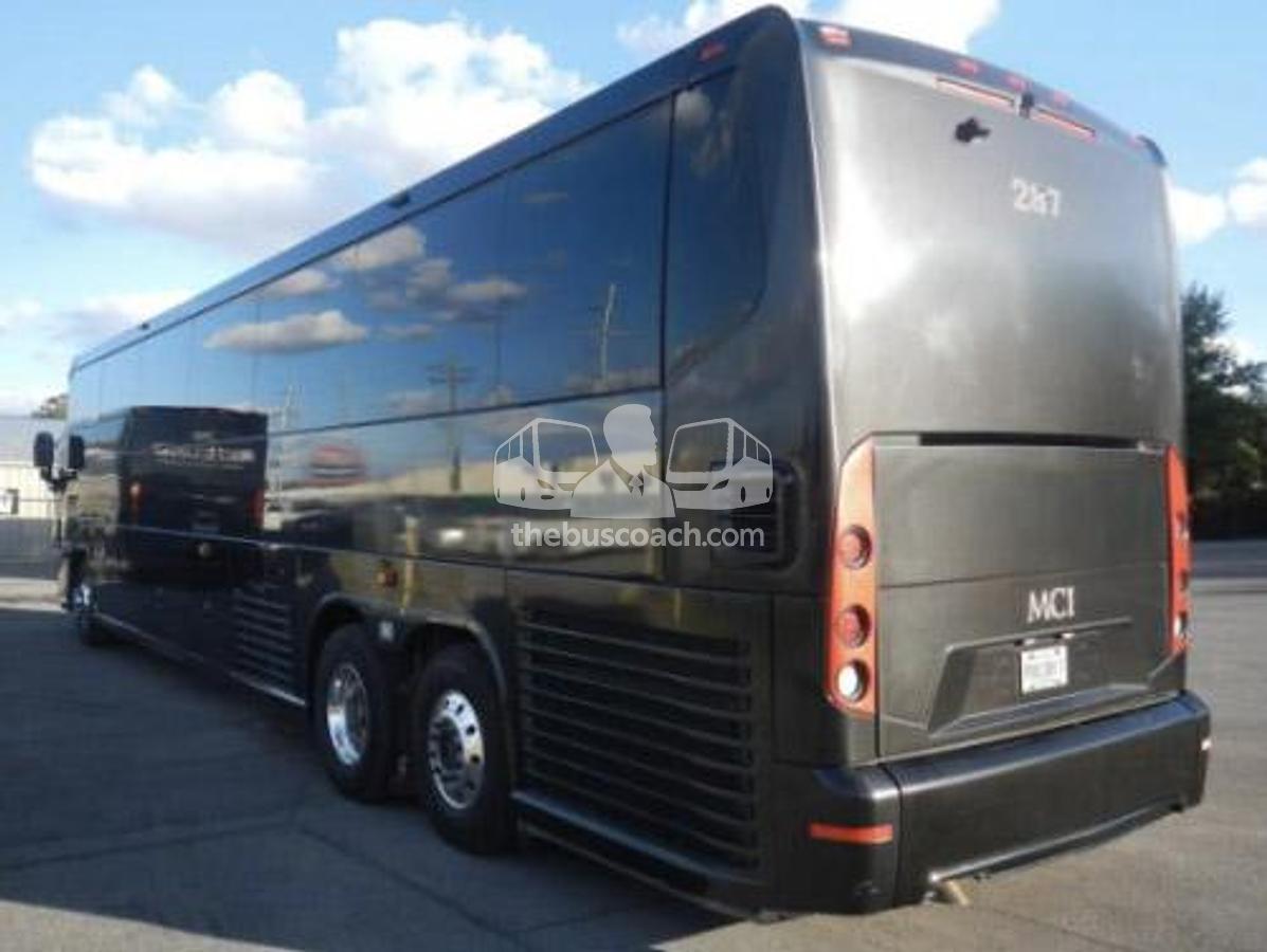 Used 2018 MCI J4500