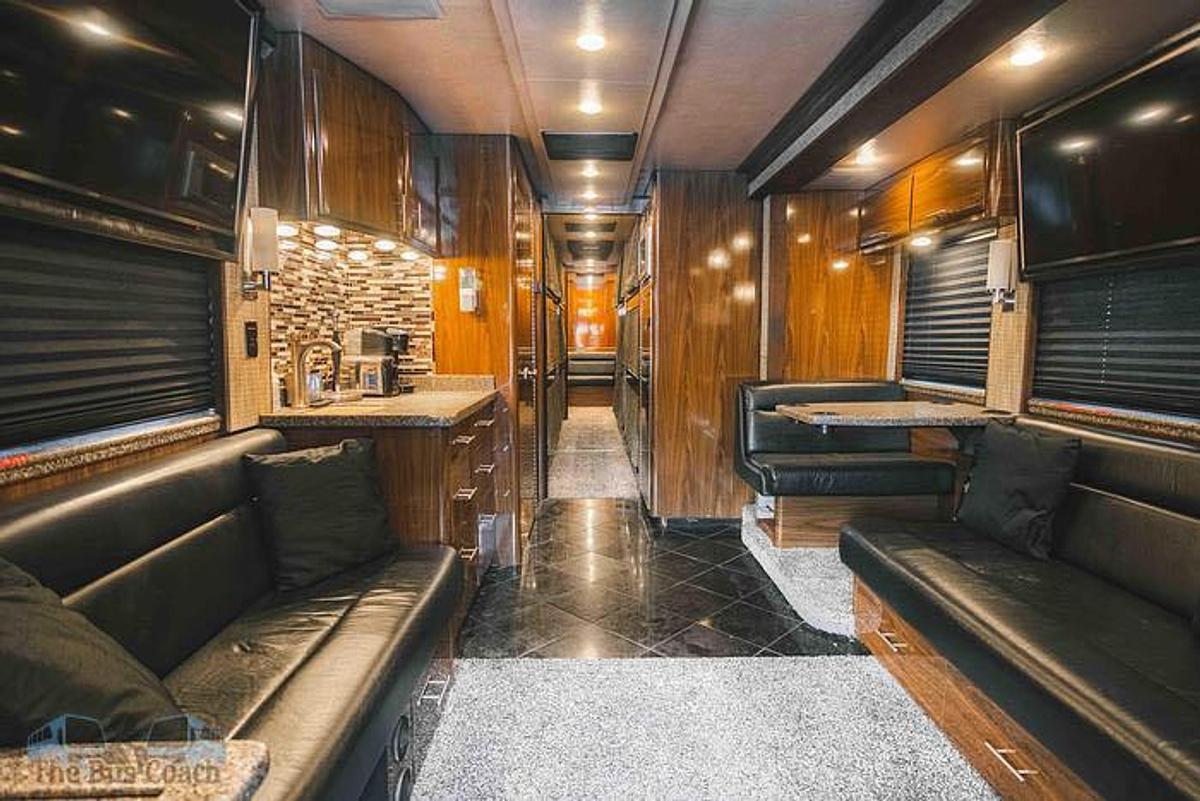 Used 2008 PREVOST XLII