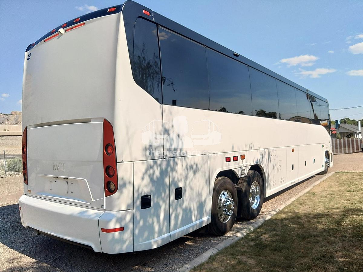 Used 2019 MCI J4500