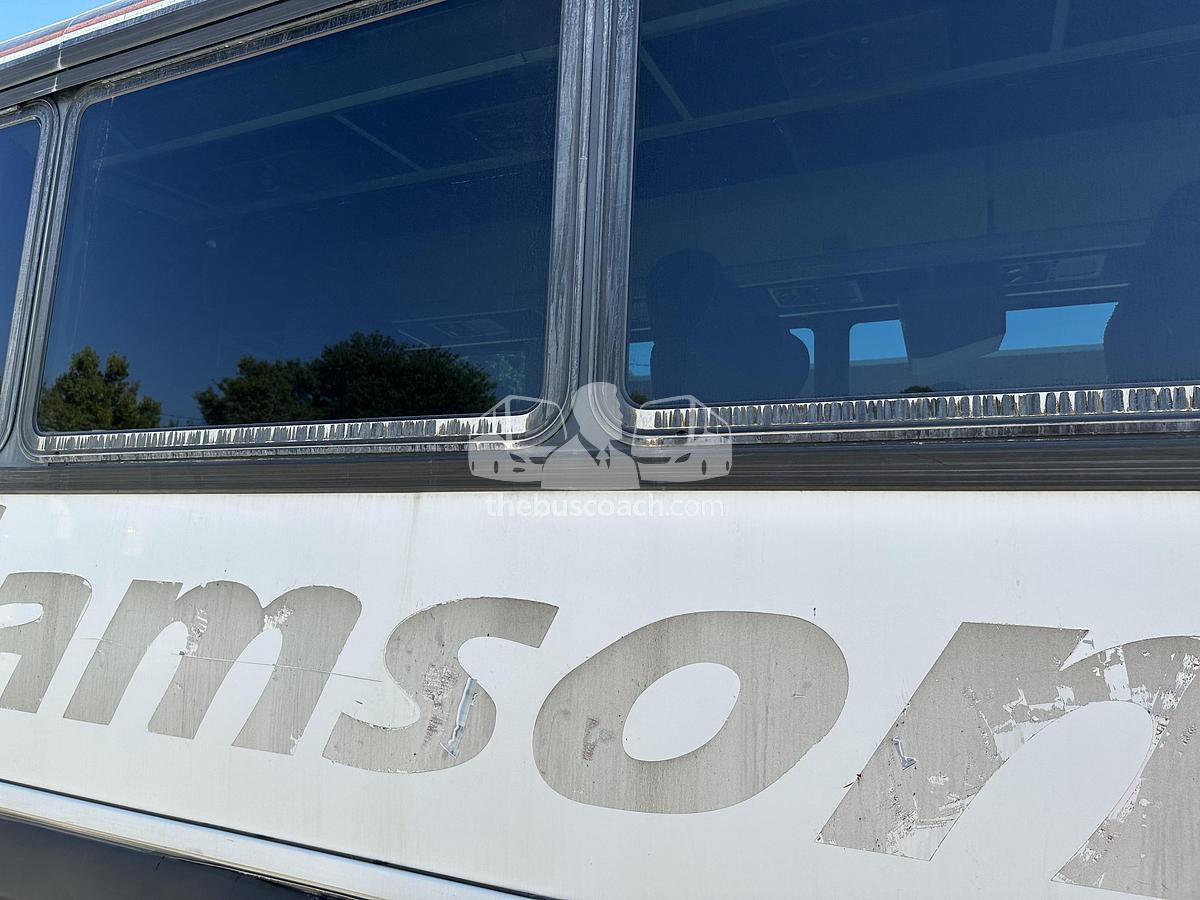 Used 2003 MCI D4500