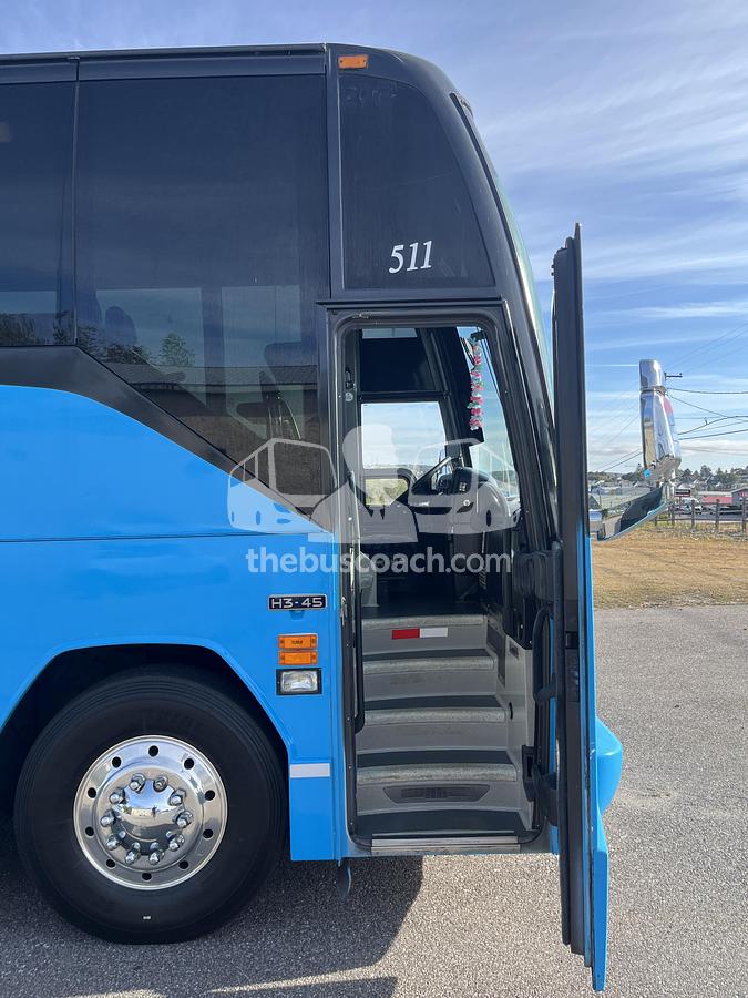 Used 2004 PREVOST H3-45 ADA