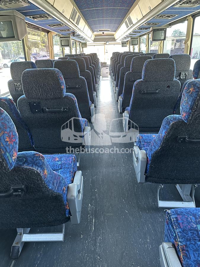 Used 2003 MCI D4500