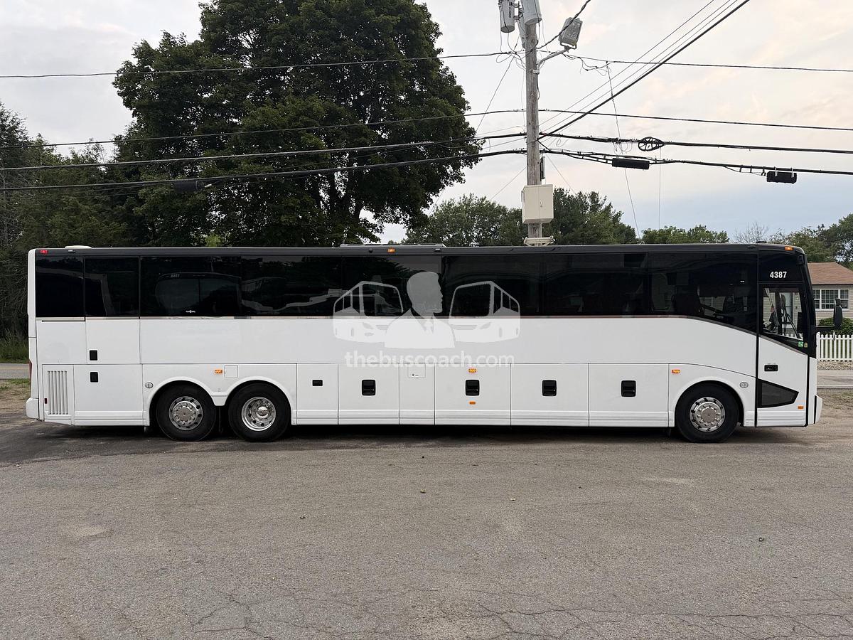 Used 2024 VAN HOOL CX45