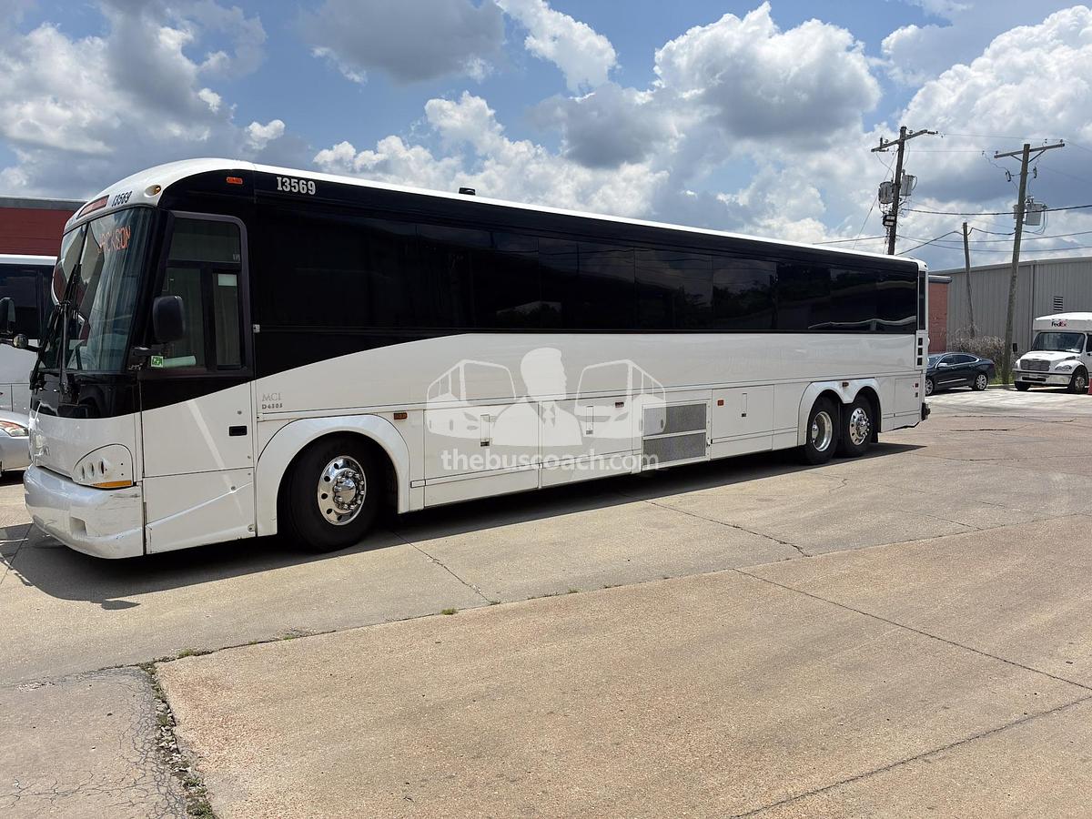 Used 2020 MCI D4505