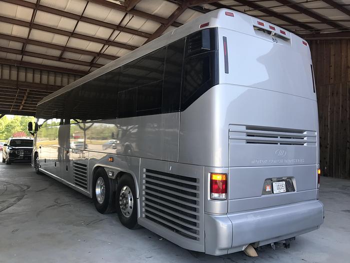 Used 2006 MCI E4500 Conv