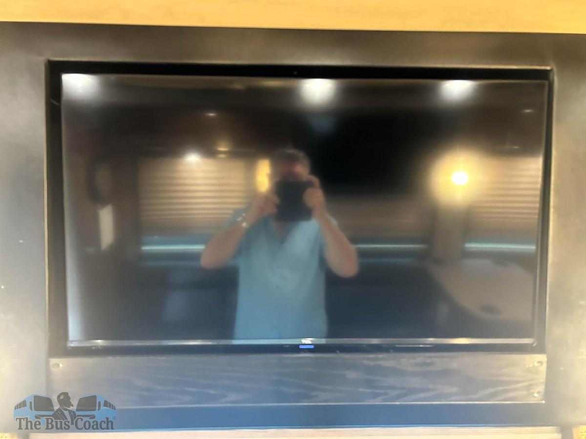 Used 2008 PREVOST XLII