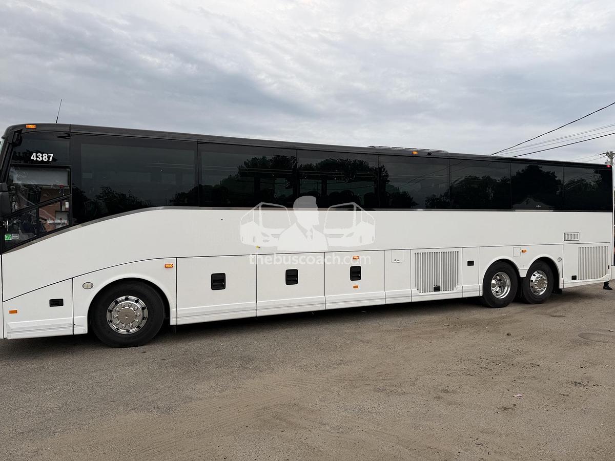 Used 2024 VAN HOOL CX45