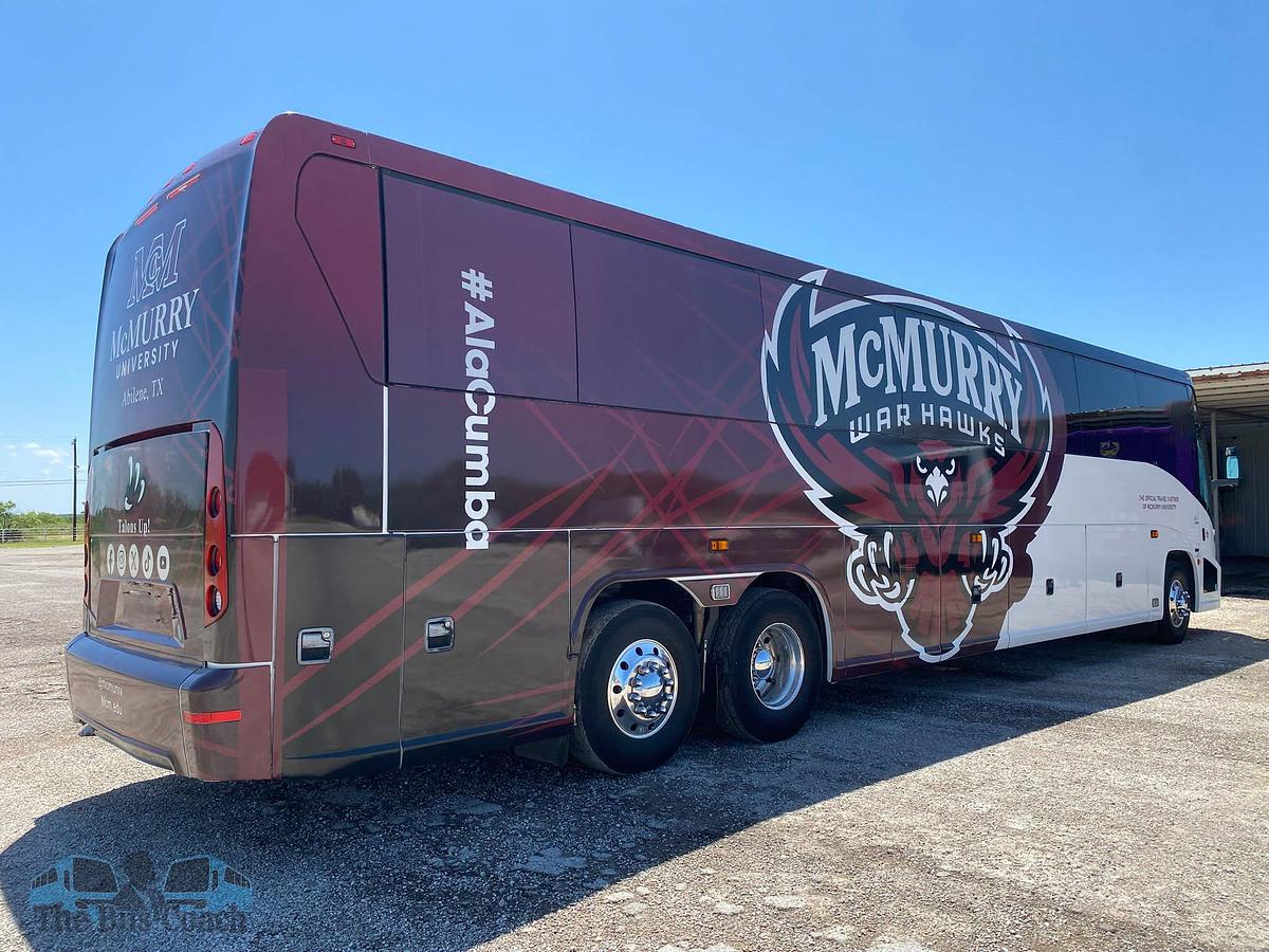 Used 2015 MCI J4500