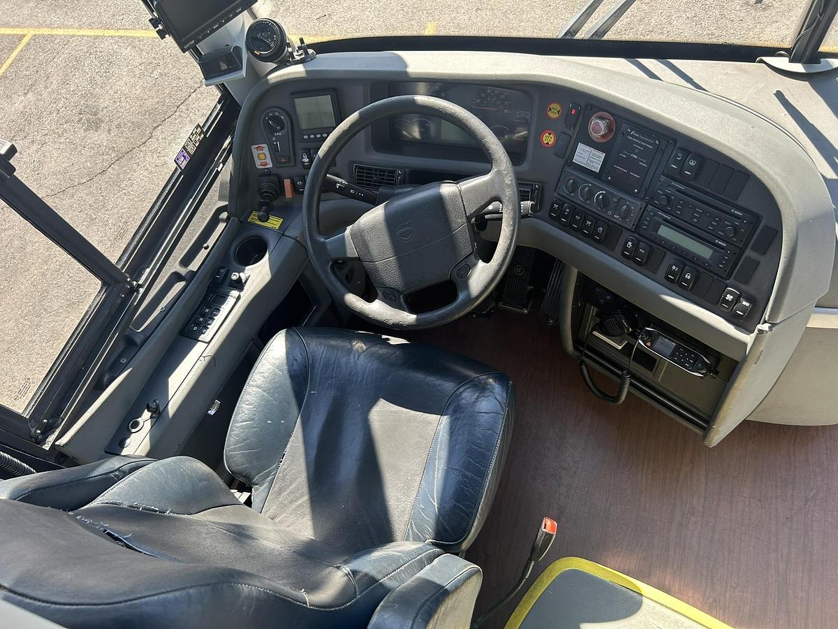 Used 2016 VOLVO 9700