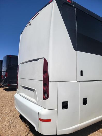 Used 2014 MCI J4500 ADA