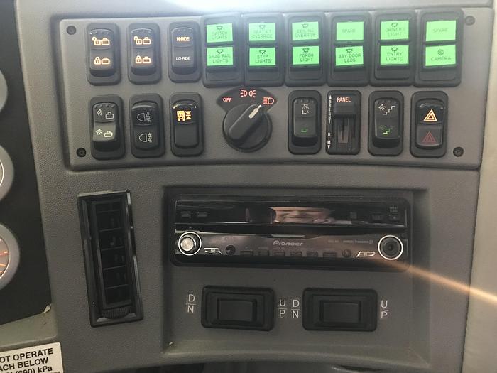 Used 2006 MCI E4500 Conv