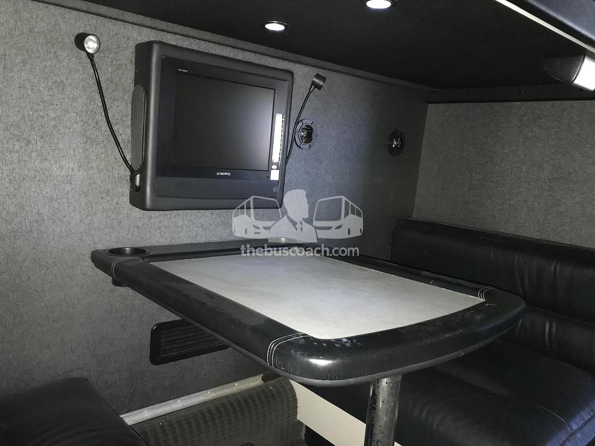 Used 2006 MCI E4500 Conv