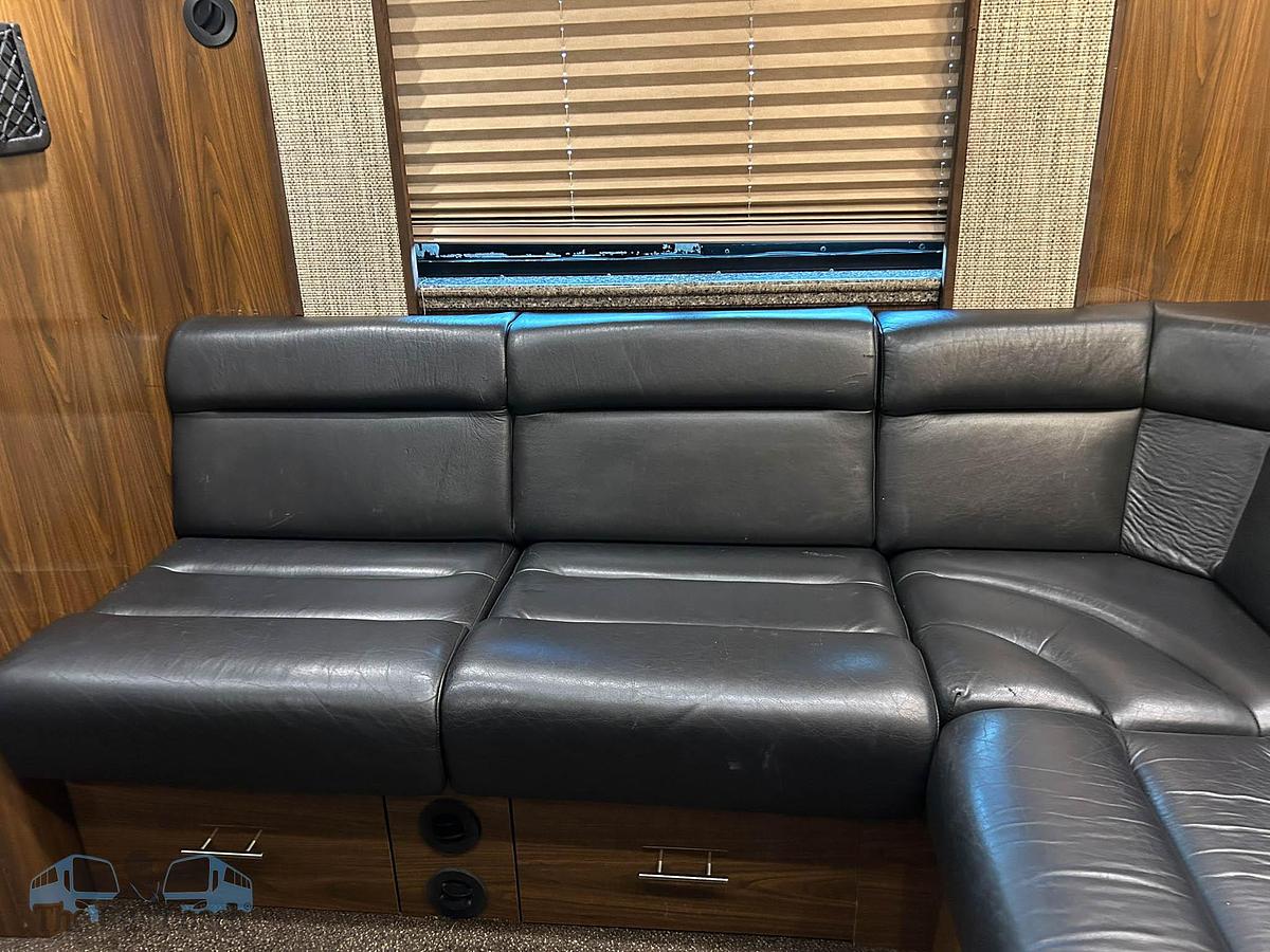 Used 2008 PREVOST XLII