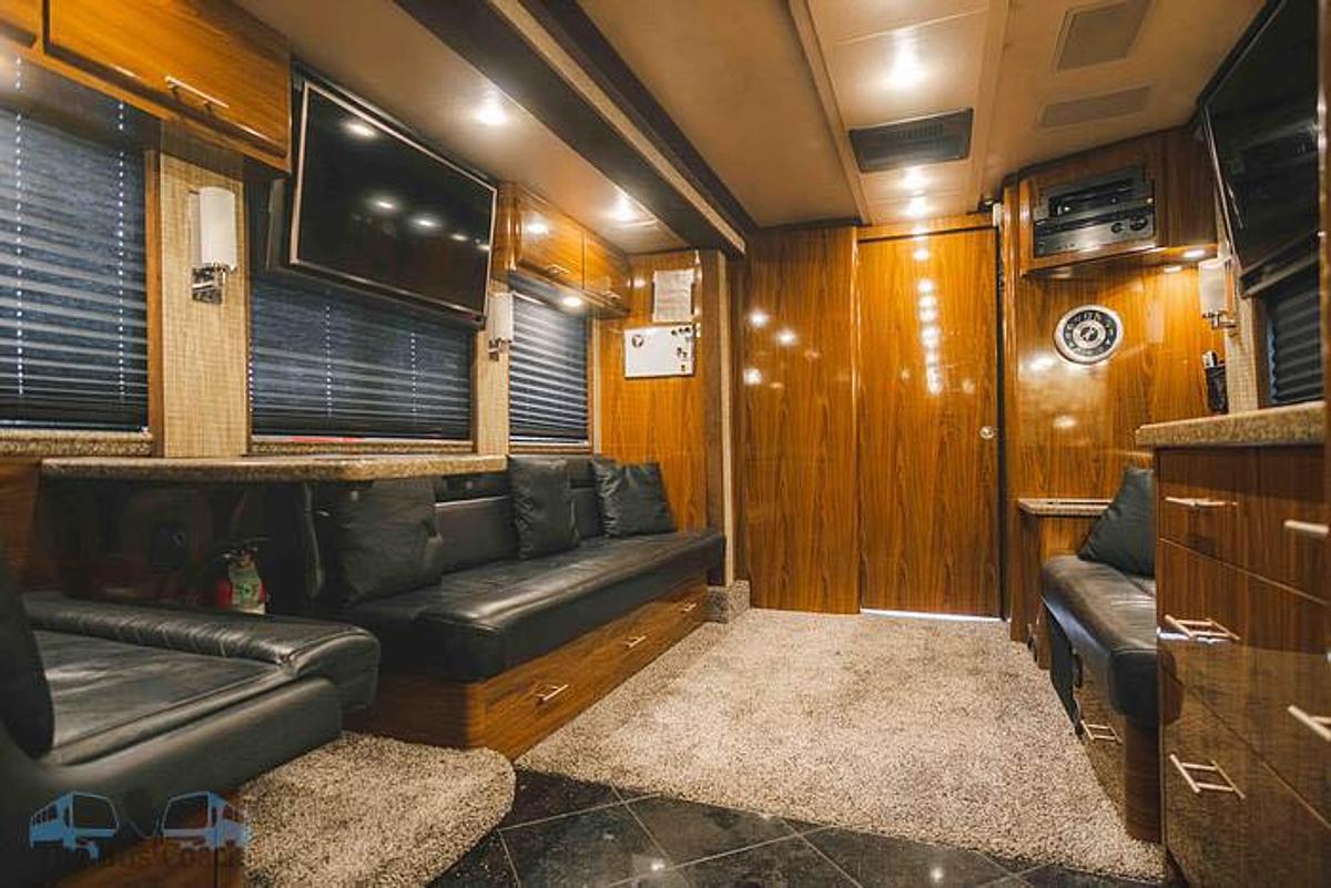 Used 2008 PREVOST XLII