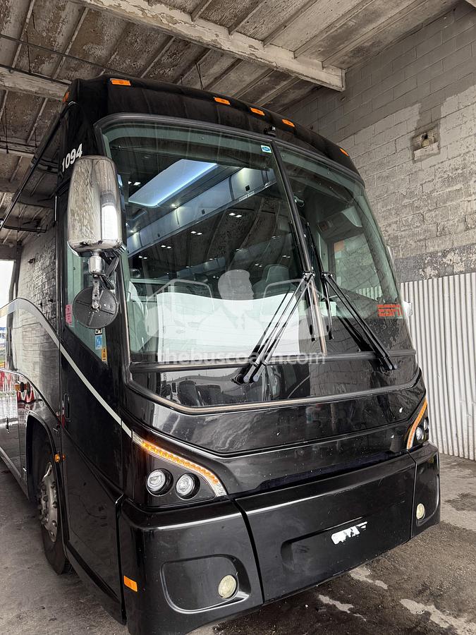 Used 2019 MCI J4500