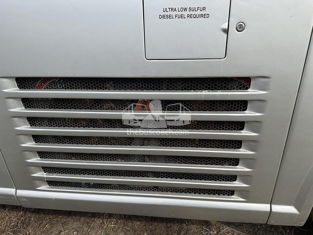 Used 2009 MCI J4500