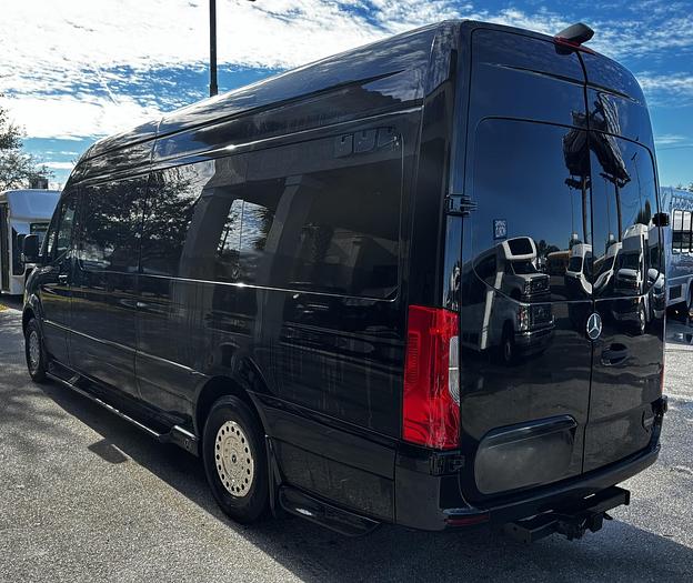 Used 2022 MERCEDES BENZ Sprinter 2500