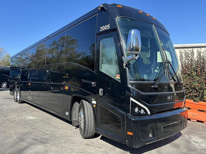 Used 2020 MCI J4500