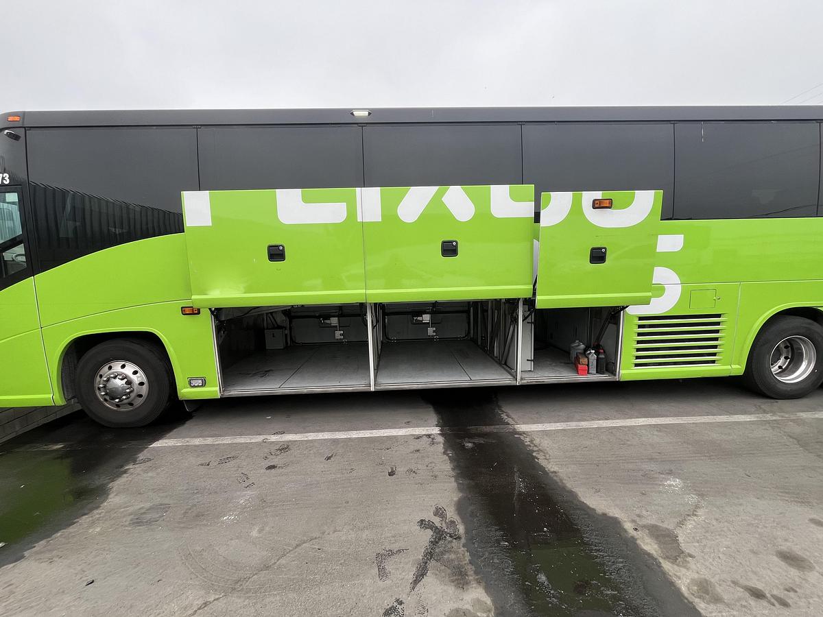 Used 2019 MCI J4500 ADA