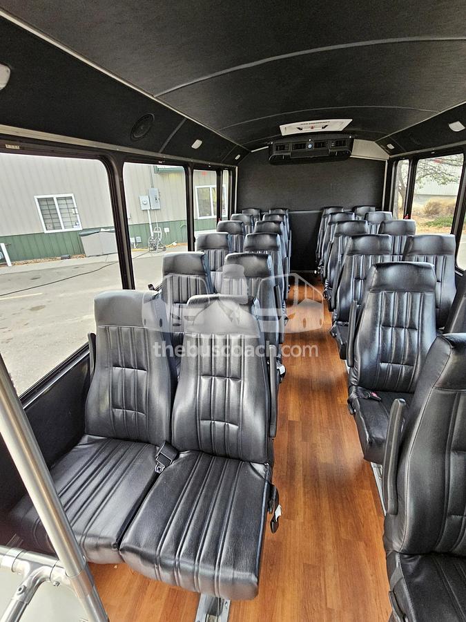 Used 2015 CHAMPION E450 Challenger
