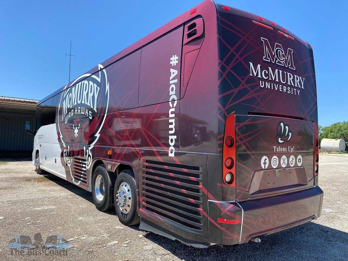 Used 2015 MCI J4500