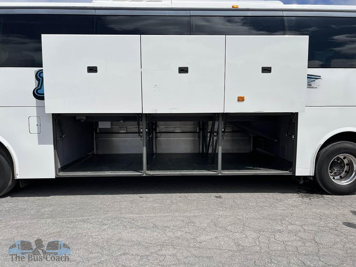 Used 2013 VOLVO 9700