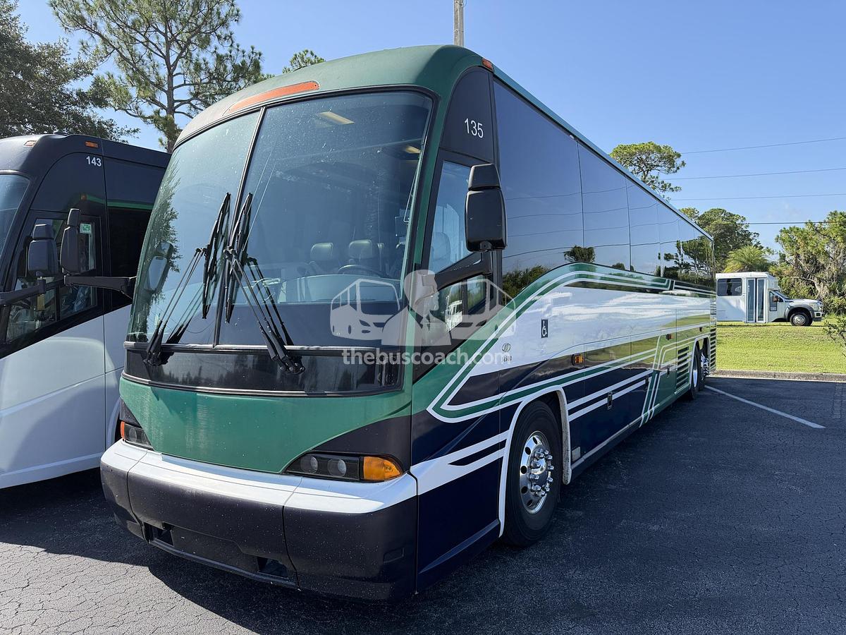Used 2007 MCI J4500