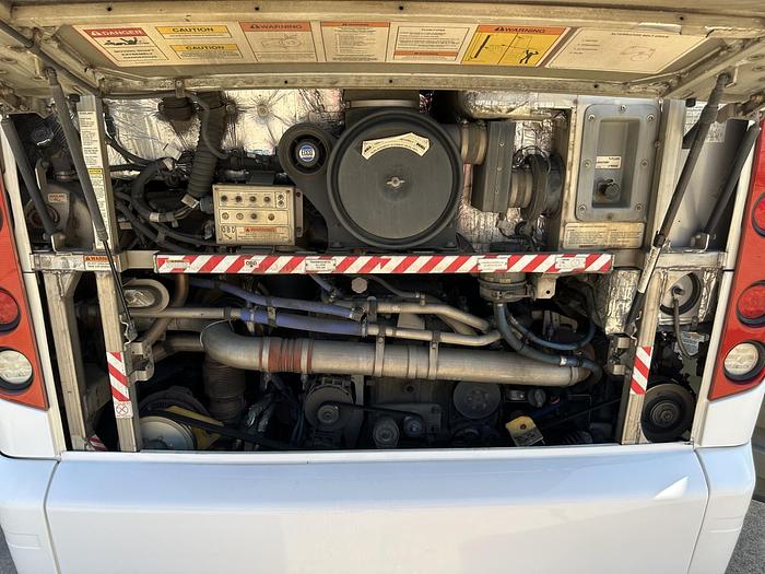 Used 2016 MCI J4500 ADA