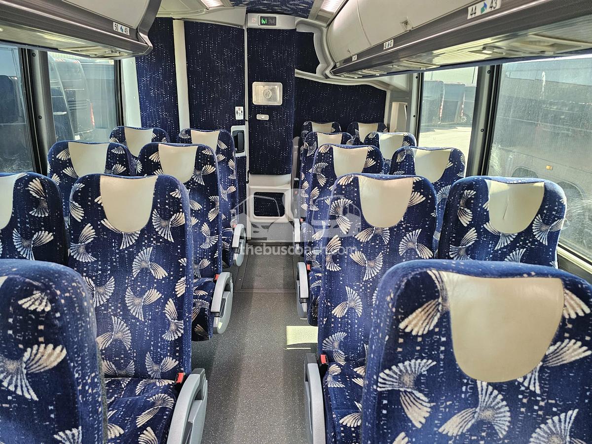 Used 2013 MCI J4500