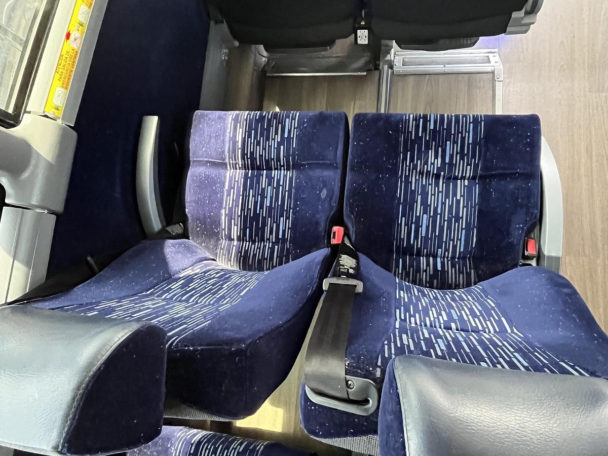 Used 2019 MCI J4500 ADA