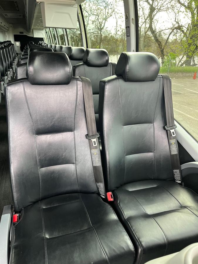 Used 2018 VOLVO 9700