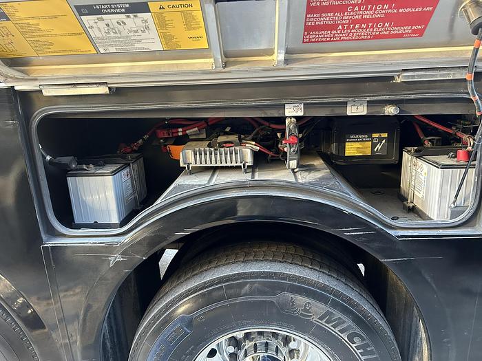 Used 2018 VOLVO 9700