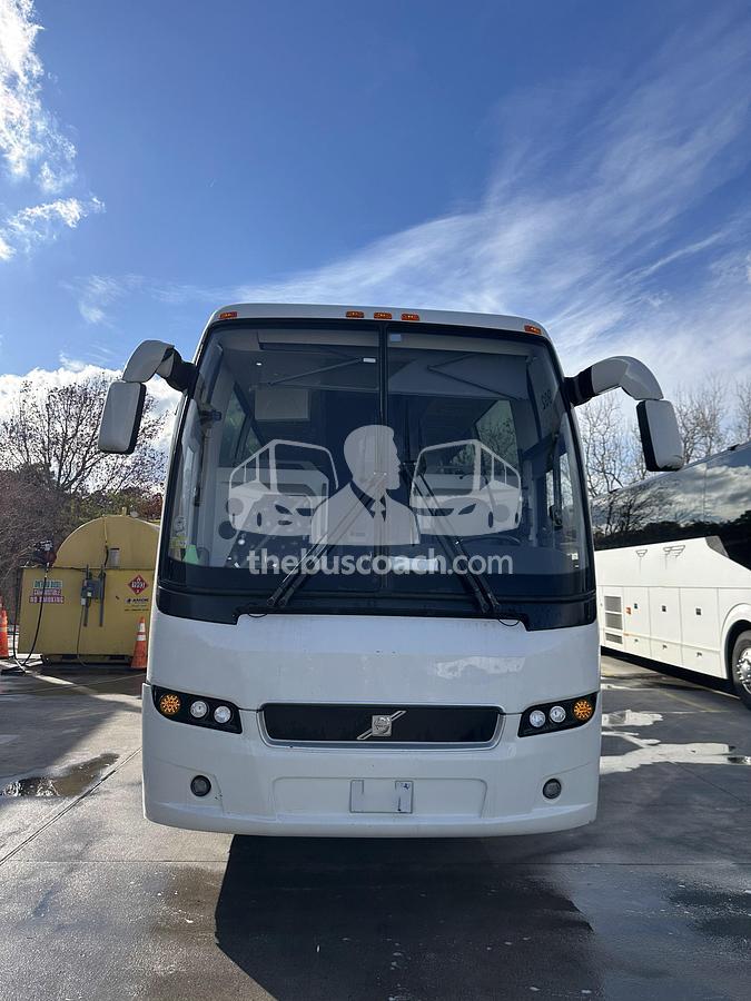 Used 2017 VOLVO 9700