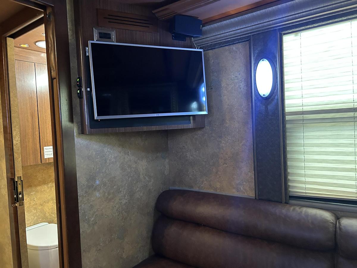 Used 2008 PREVOST XLII