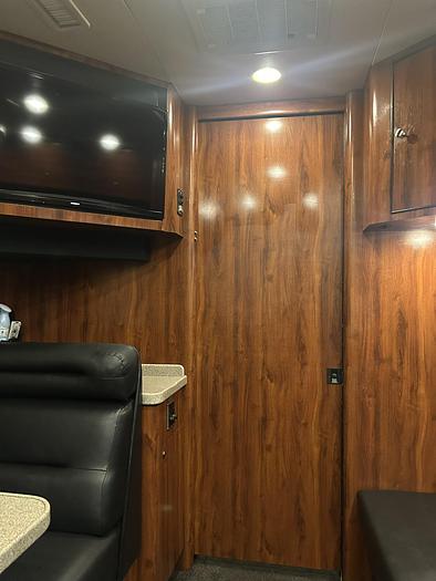 Used 2005 PREVOST XL2 Entertainer