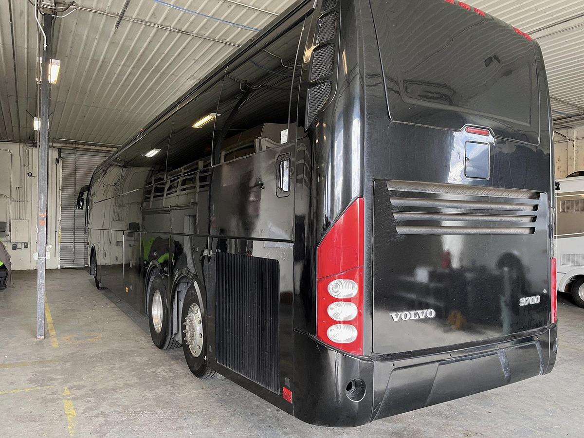 Used 2017 VOLVO 9700